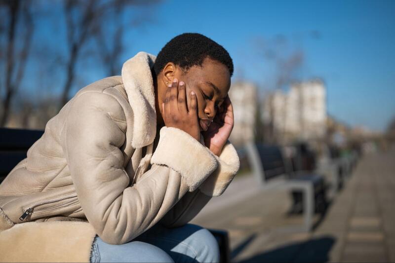 como ajudar alguem com depressao menino desanimado